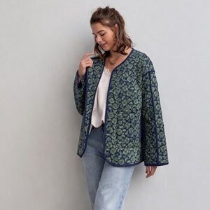 Easel-- Women's Navy & Green Quilted Floral Jacket